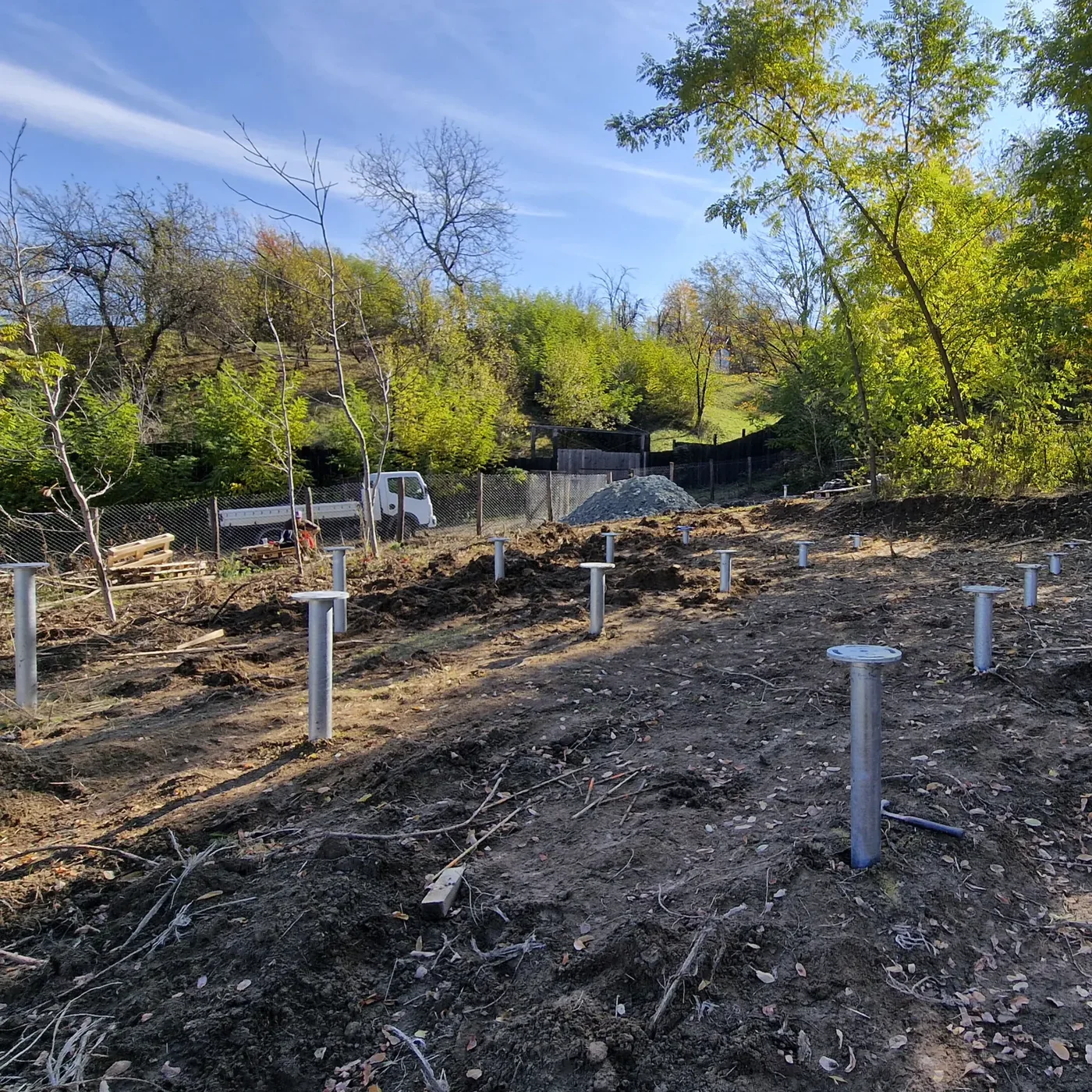 M89 screw foundations for three modular timber buildings in Provița de Jos