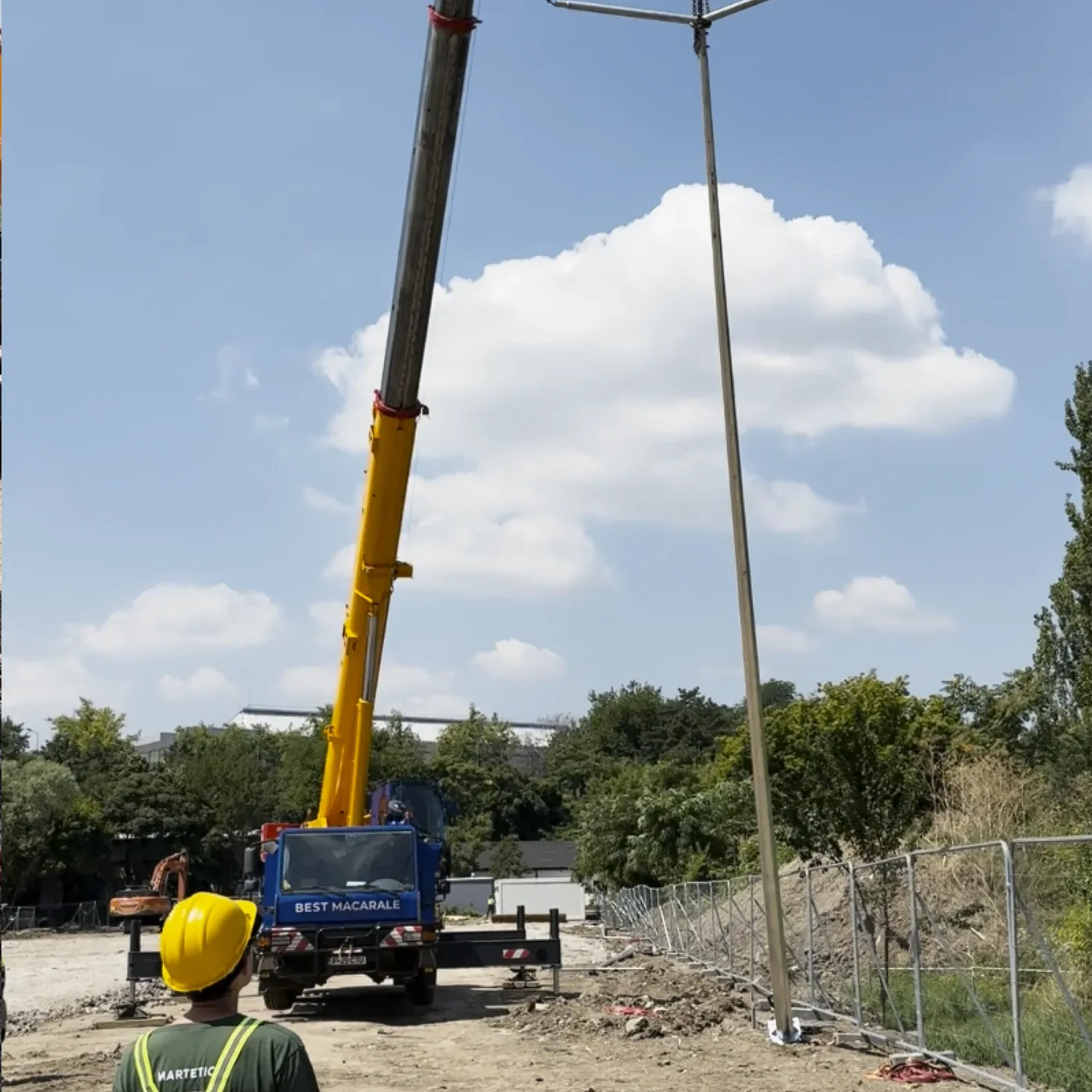 Temporary pole installed on a MARTETIC screw foundation in Tineretului Park