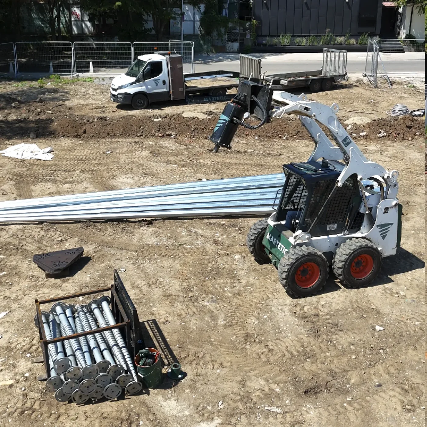 MARTETIC equipment and foundation screws ready for mechanised installation