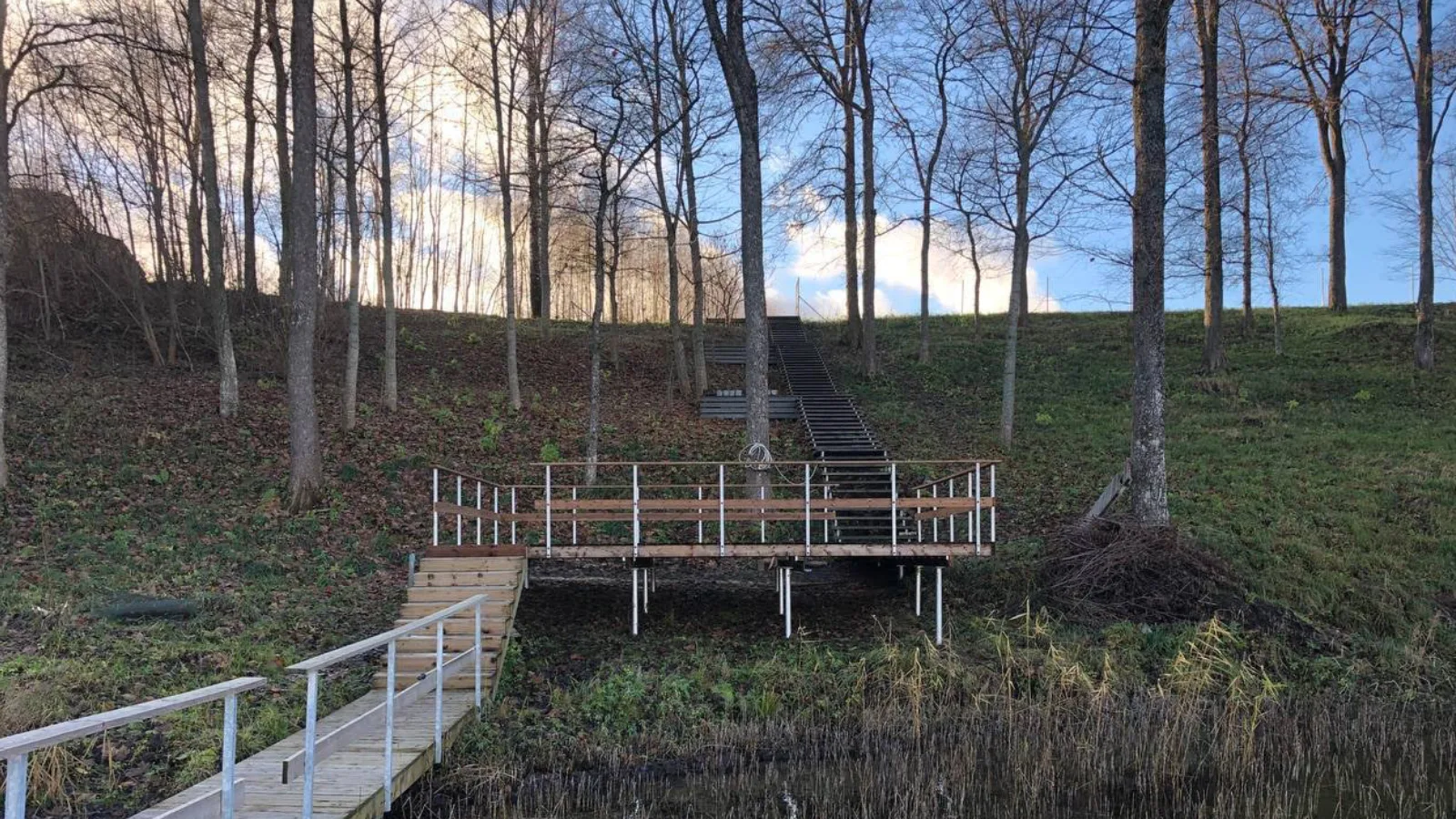 Outdoor stairs / Ramps